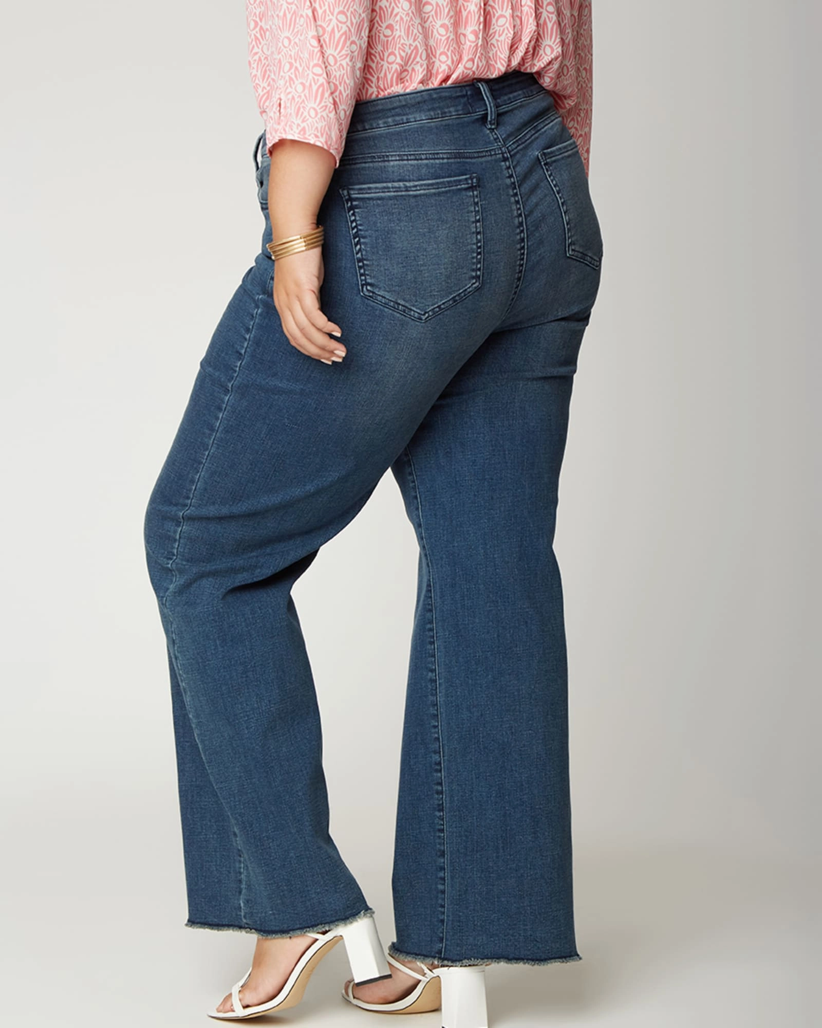 Teresa Wide Leg Jean | Lazaro Weekend Getaway Outdoor Adventure Picnic Style