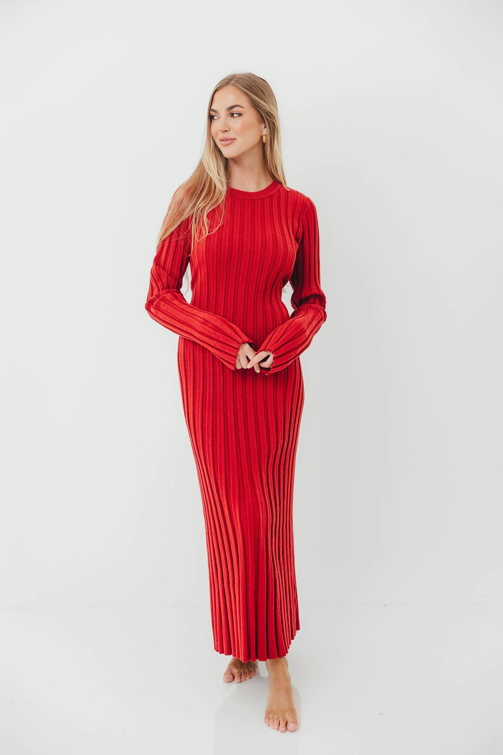 Colette Luxe Premium Long Sleeved Ribbed Knit Maxi Dress in Muted Red - Bump Friendly Gradient Shade Chill Moment