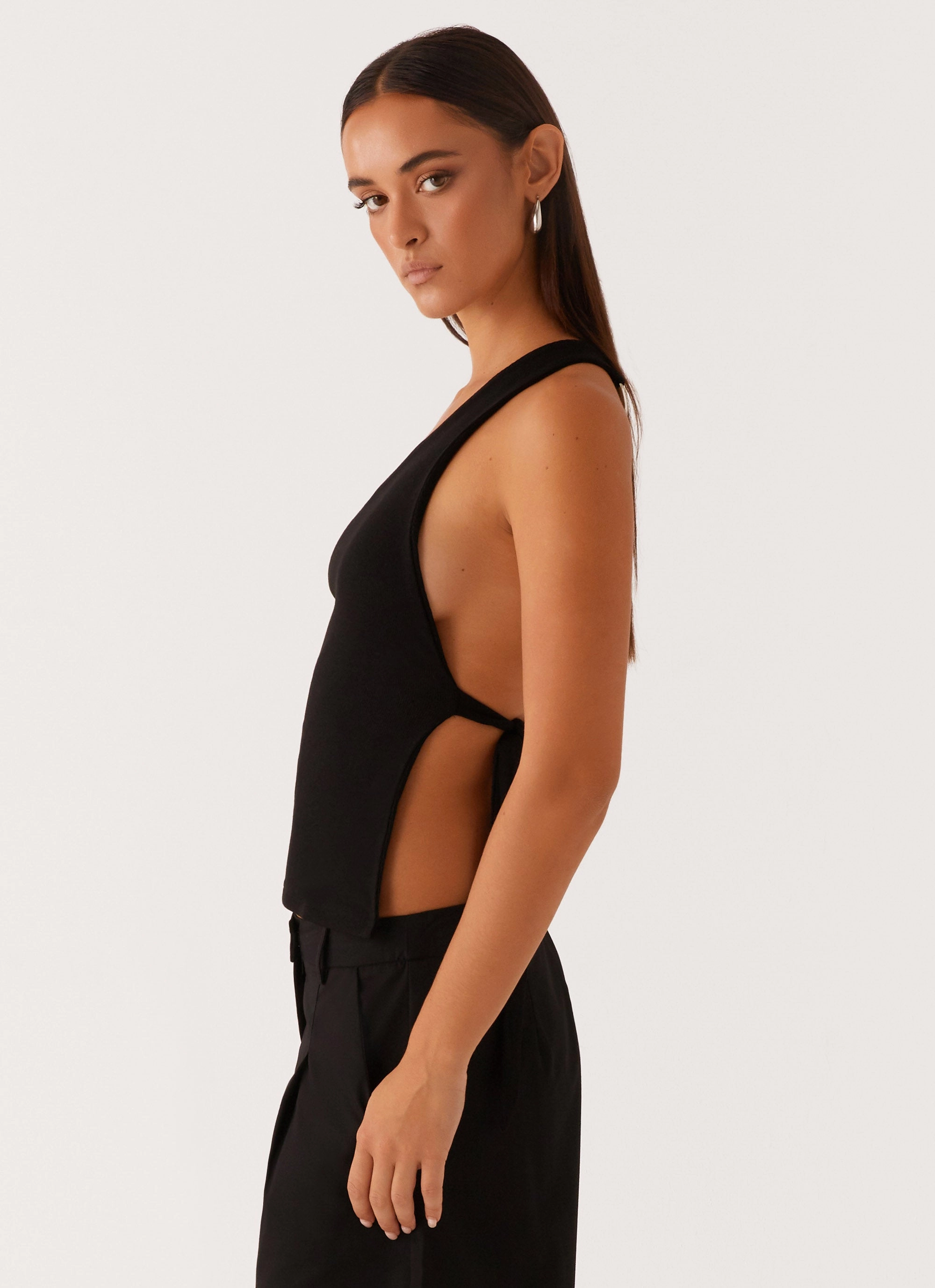 Safiya One Shoulder Top - Black Stay Easy ShockAbsorbing Core