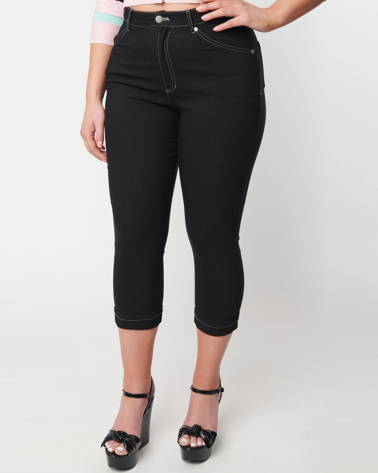 Unique Vintage Black Denim Bengaline Capris | Black Perfect for All