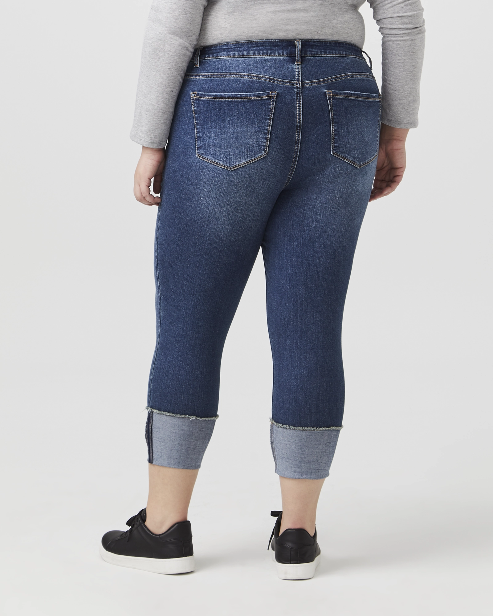 Breathable Weekend Warrior Travel Outfit Vesey Cuffed Ankle Jean | Dark/Medium Wash