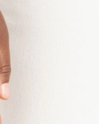 Distressed Skinny Jean | White Denim Simple Outfit