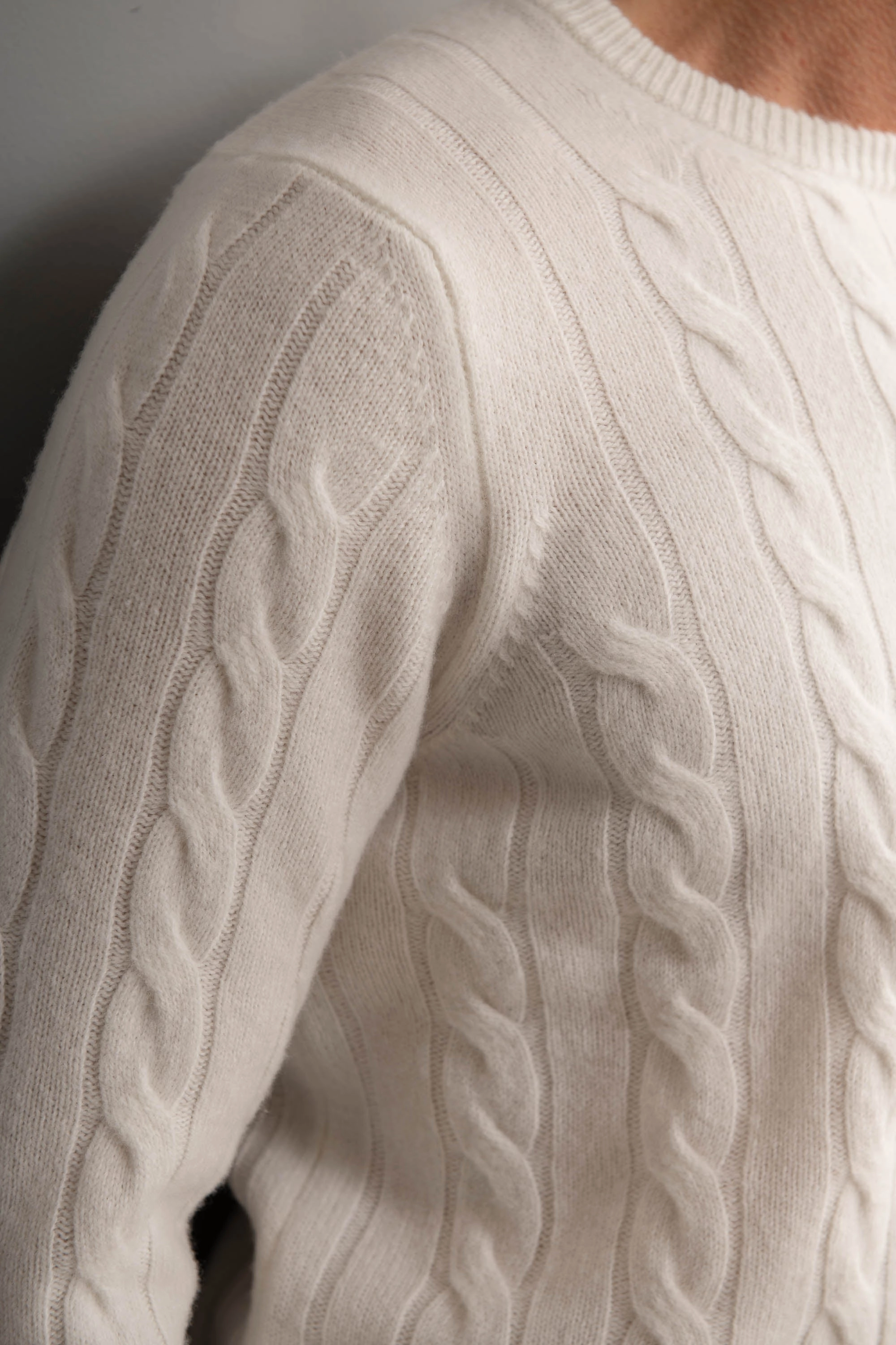 Office Friendly Zero Waste Production White cable knit sweater ?C Made in italy