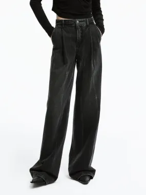 Wide Leg Pleated Jeans Sharp Edge
