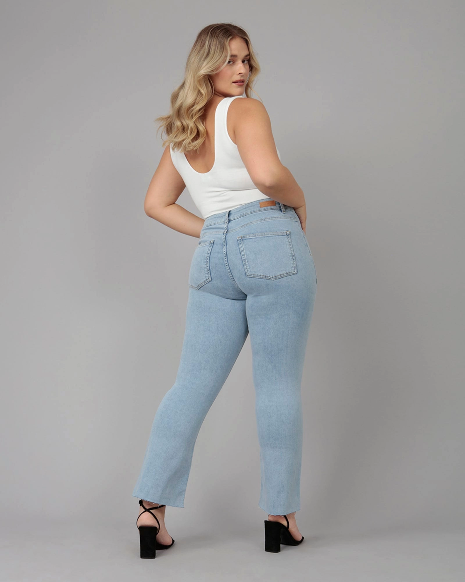 Breathable fabric technology Women's BILLIE-TD High Rise Bootcut Jeans | True Denim