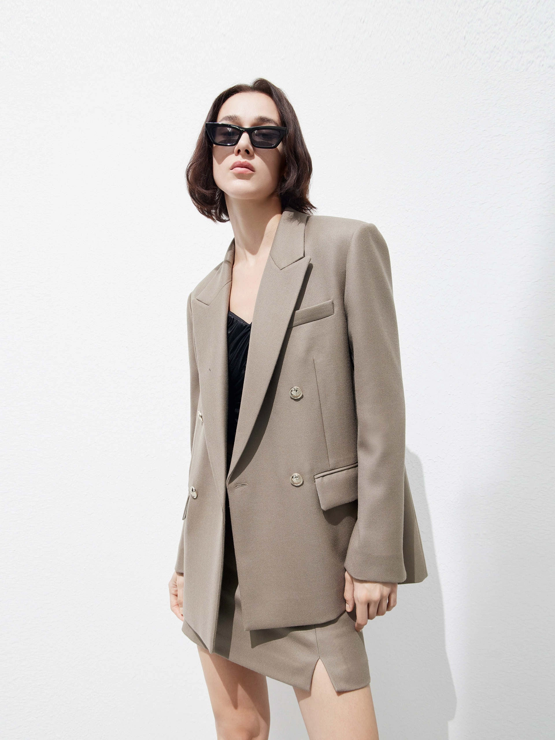 Adjustable Hood Flatlock stitching Wool blend Structured Blazer