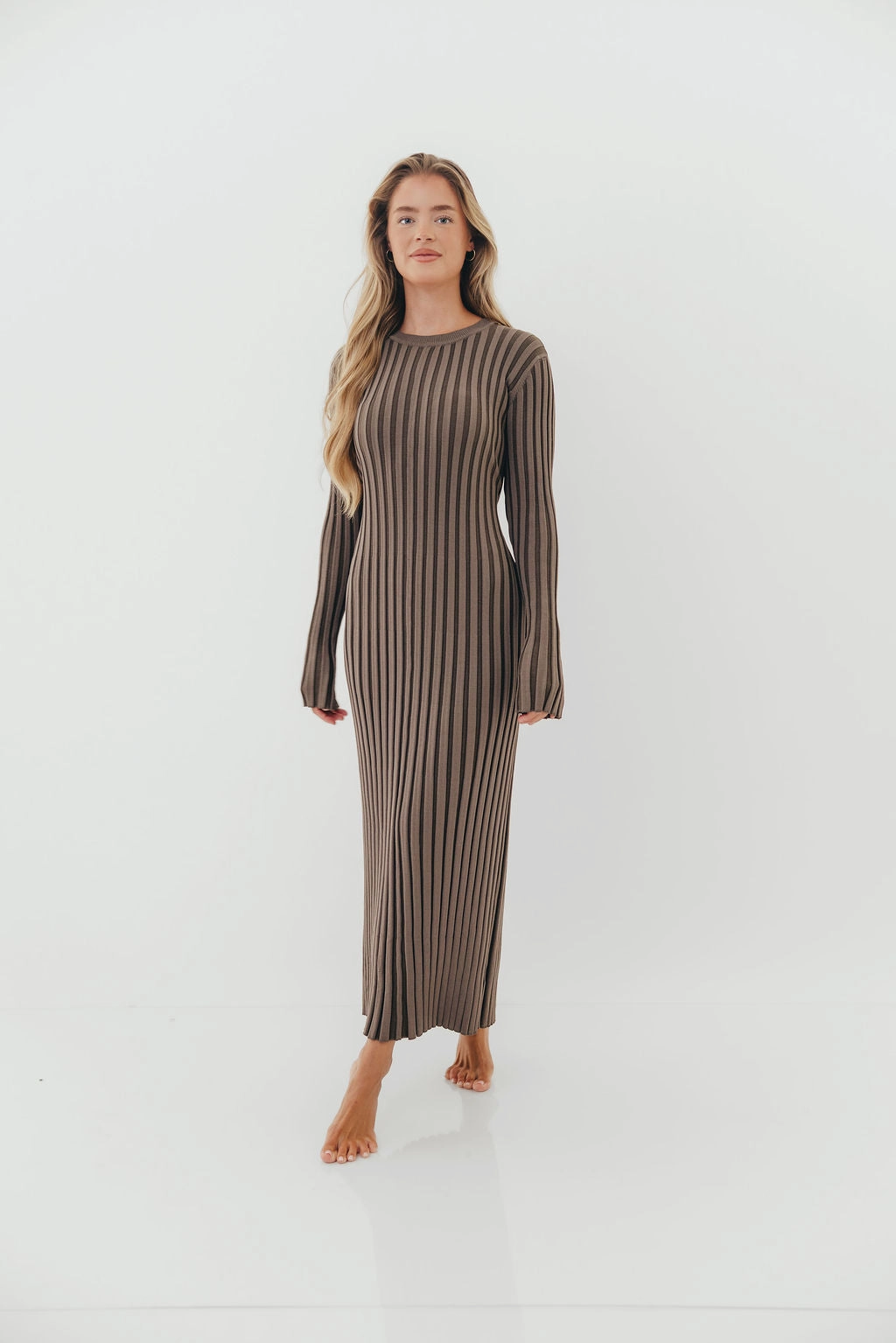 Colette Premium Long Sleeved Ribbed Knit Maxi Dress in Slate - Bump Friendly Tailored Comfort Celebrity-Inspired