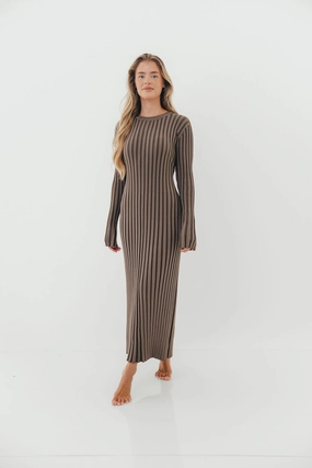 Colette Premium Long Sleeved Ribbed Knit Maxi Dress in Slate - Bump Friendly Tailored Comfort Celebrity-Inspired